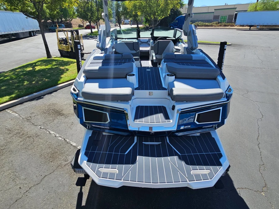 2027-mastercraft-x23-145042-image12