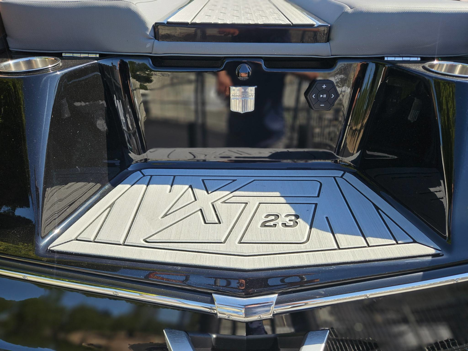 2027 MasterCraft XT23