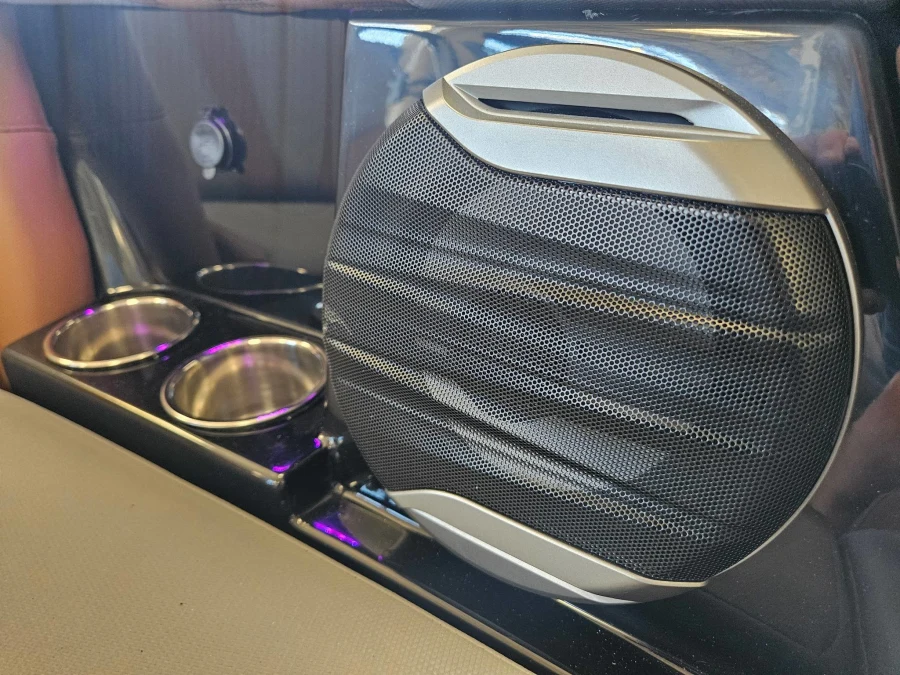 2027-mastercraft-xt23-145043-image17
