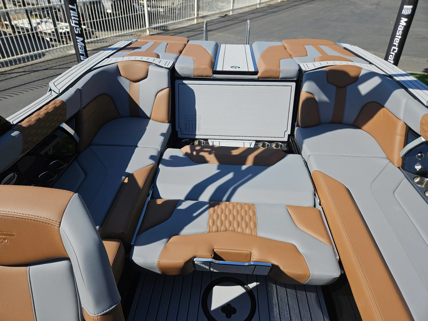 2027 MasterCraft XT23