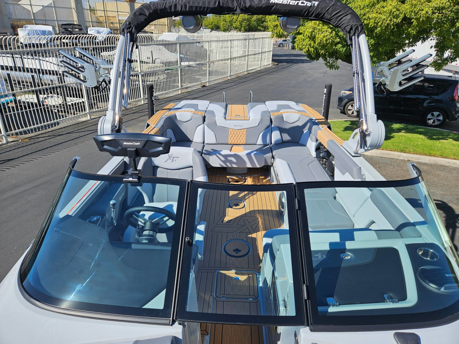 2027 MasterCraft XT24