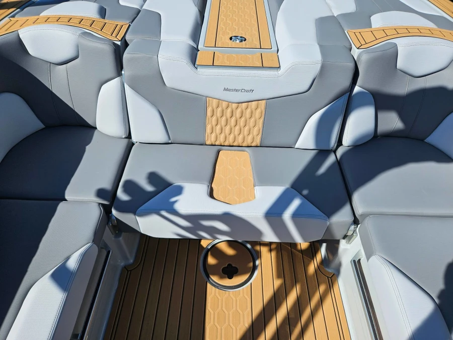 2027-mastercraft-xt24-145044-image5