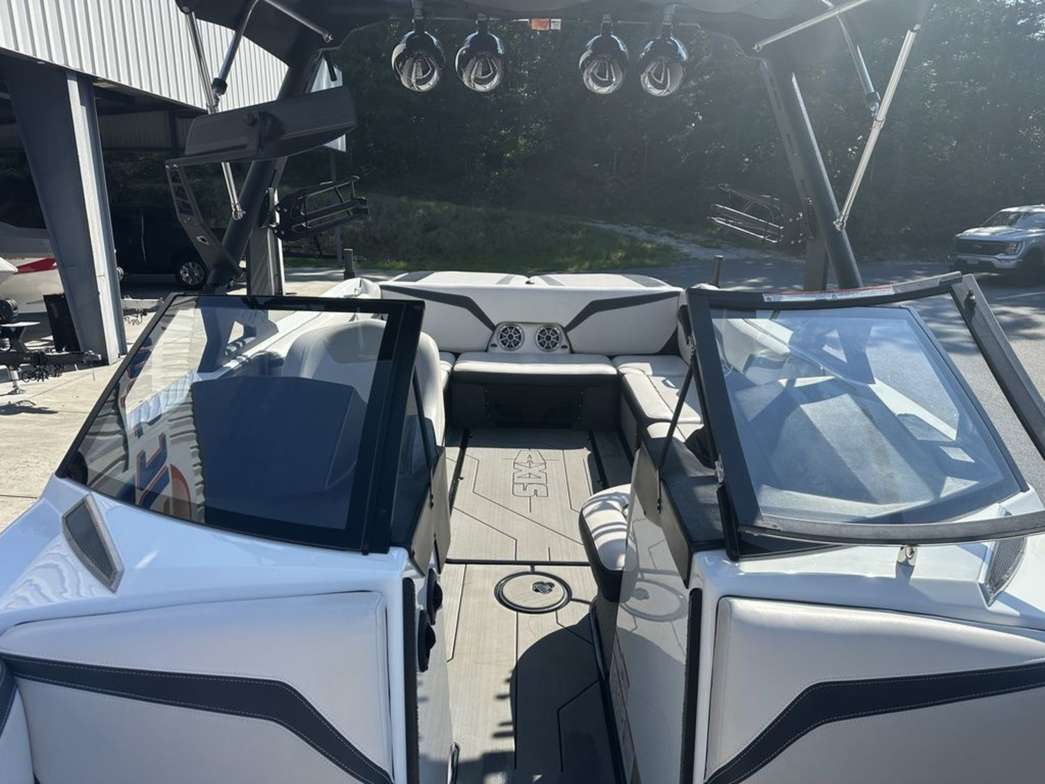 2018 Axis Wake Research T23