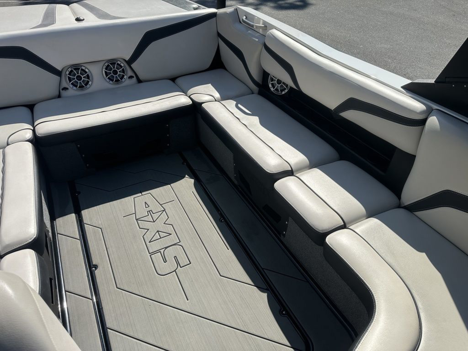 2018 Axis Wake Research T23