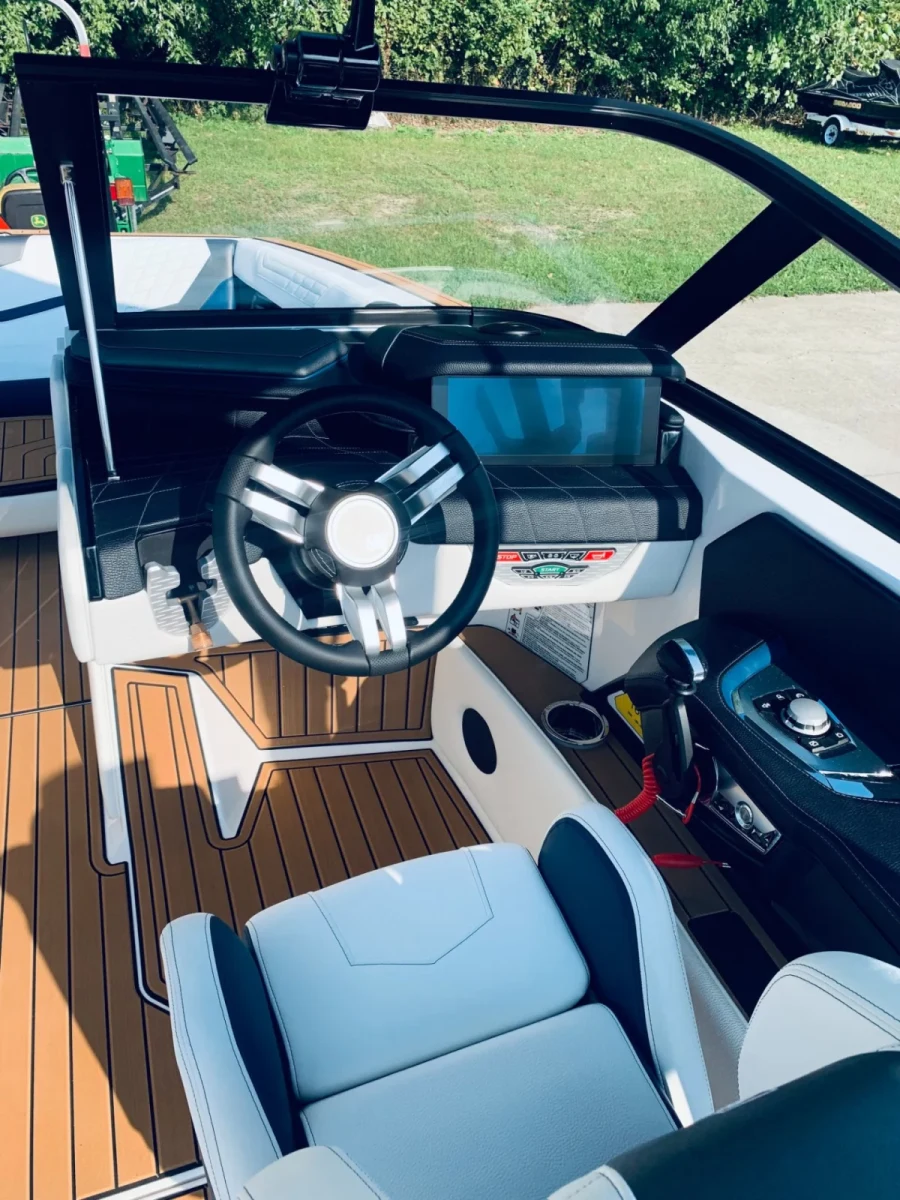 2022-nautique-g23-145071-image4.webp