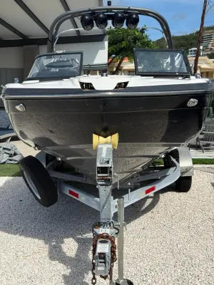2020 Yamaha Boats 212X Icon