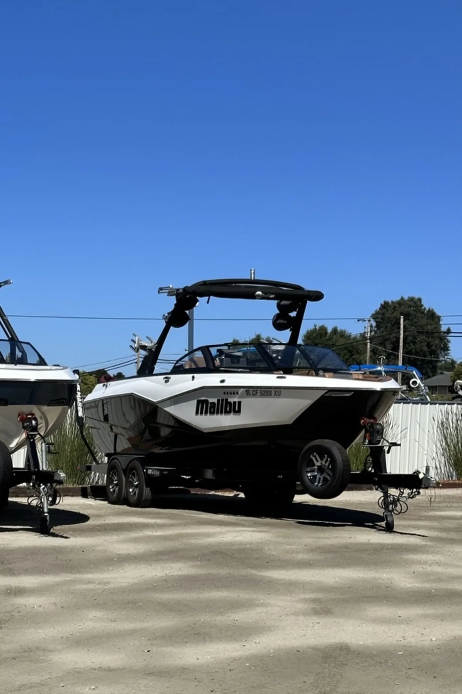 2022 Malibu Boats Wakesetter 25 LSV