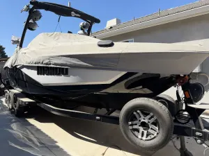 2022-malibu-wakesetter-25-lsv-145308-image8.webp