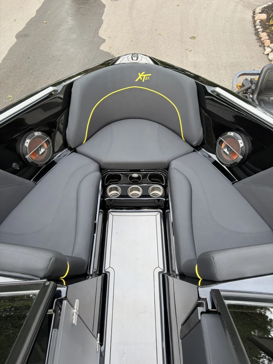 2021-mastercraft-xt21-145315-image10.webp