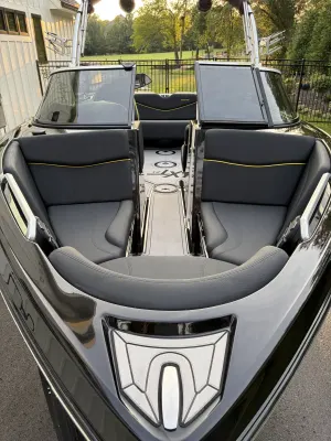 2021-mastercraft-xt21-145315-image11.webp