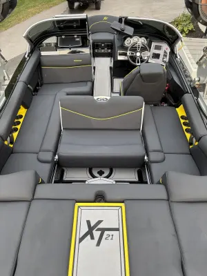 2021-mastercraft-xt21-145315-image13.webp