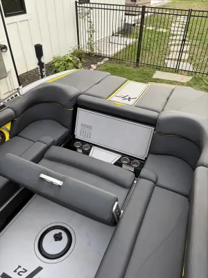 2021-mastercraft-xt21-145315-image14.webp