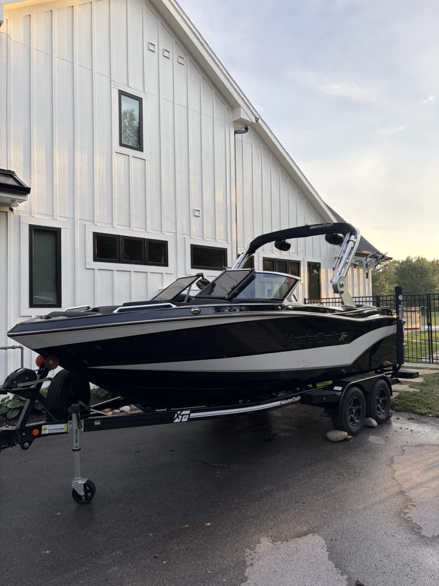 2021-mastercraft-xt21-145315-image2.webp