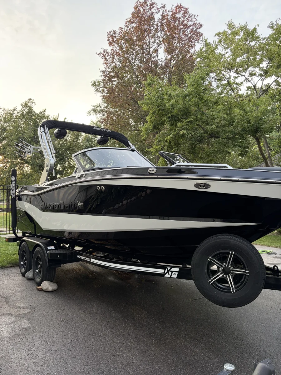 2021-mastercraft-xt21-145315-image3.webp