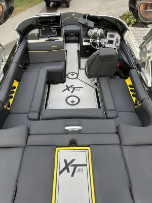 2021-mastercraft-xt21-145315-image4.webp