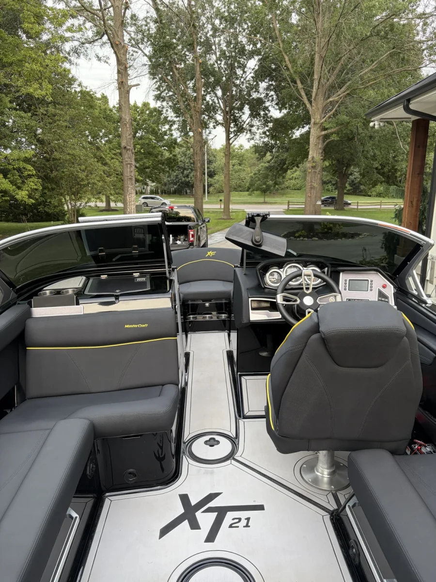 2021-mastercraft-xt21-145315-image5.webp