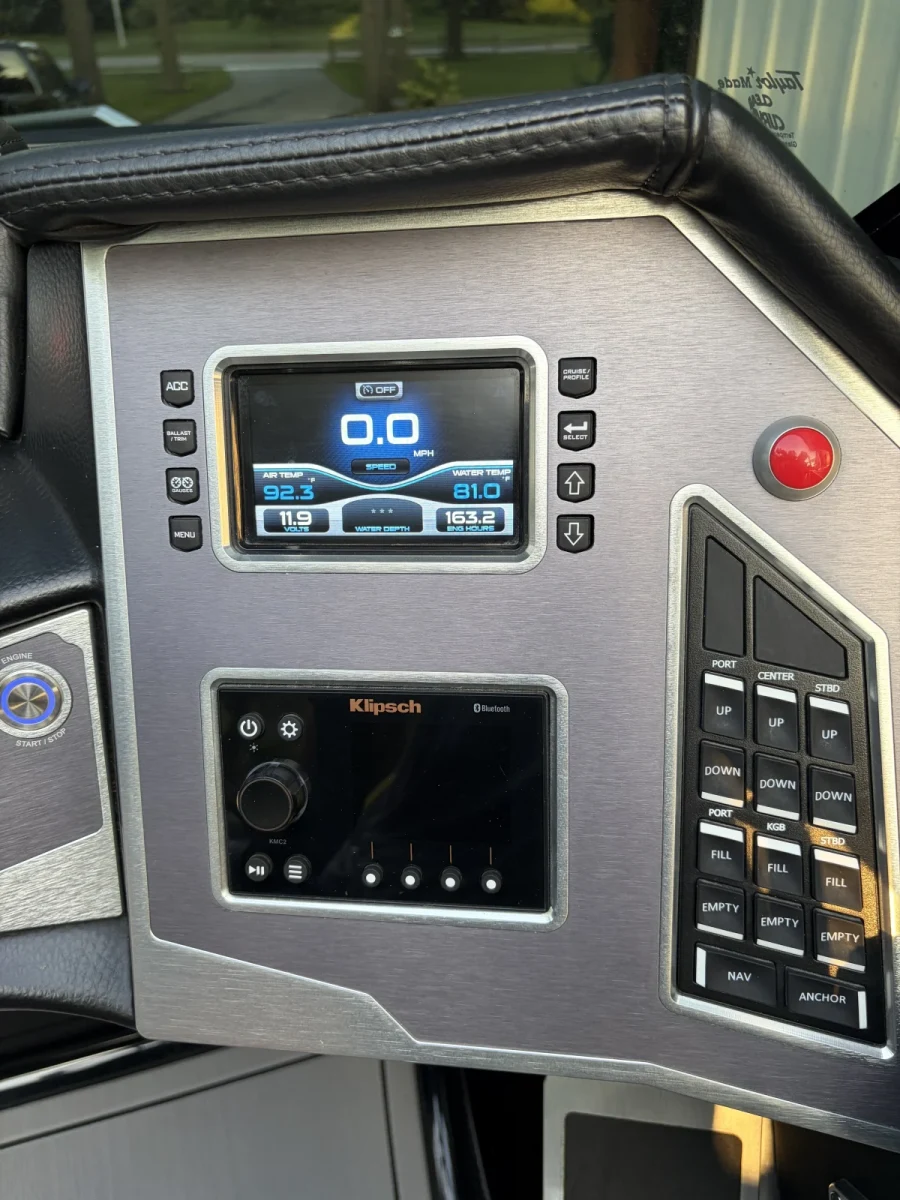 2021-mastercraft-xt21-145315-image8.webp