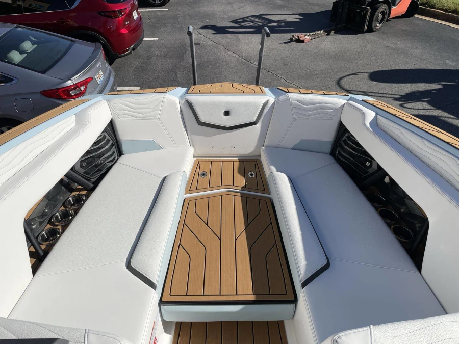 2027-nautique-g25-146842-image13