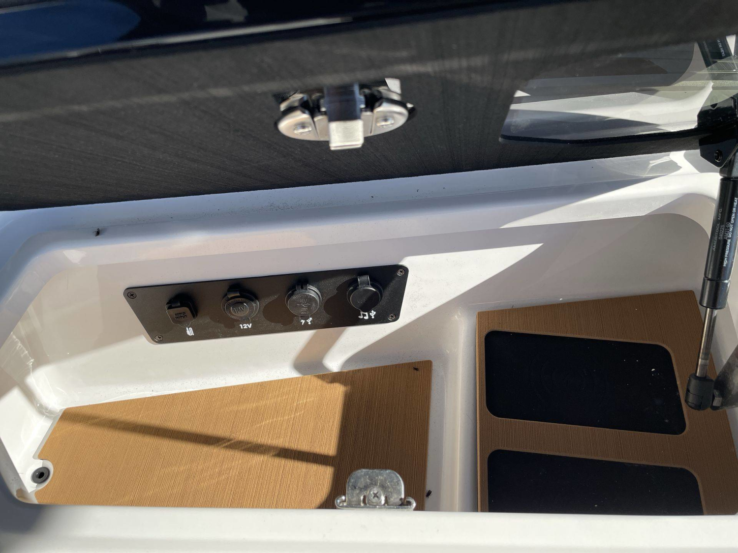 2027 Nautique G25