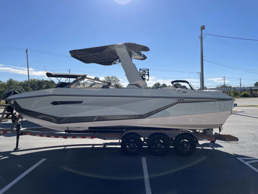 2027-nautique-g25-146842-image4