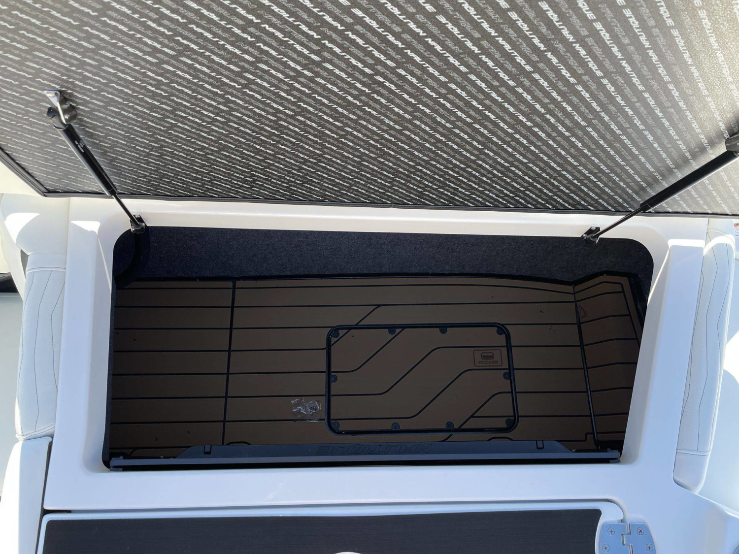 2027 Nautique G25