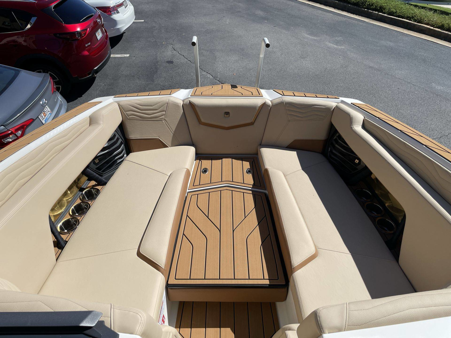 2027 Nautique G25