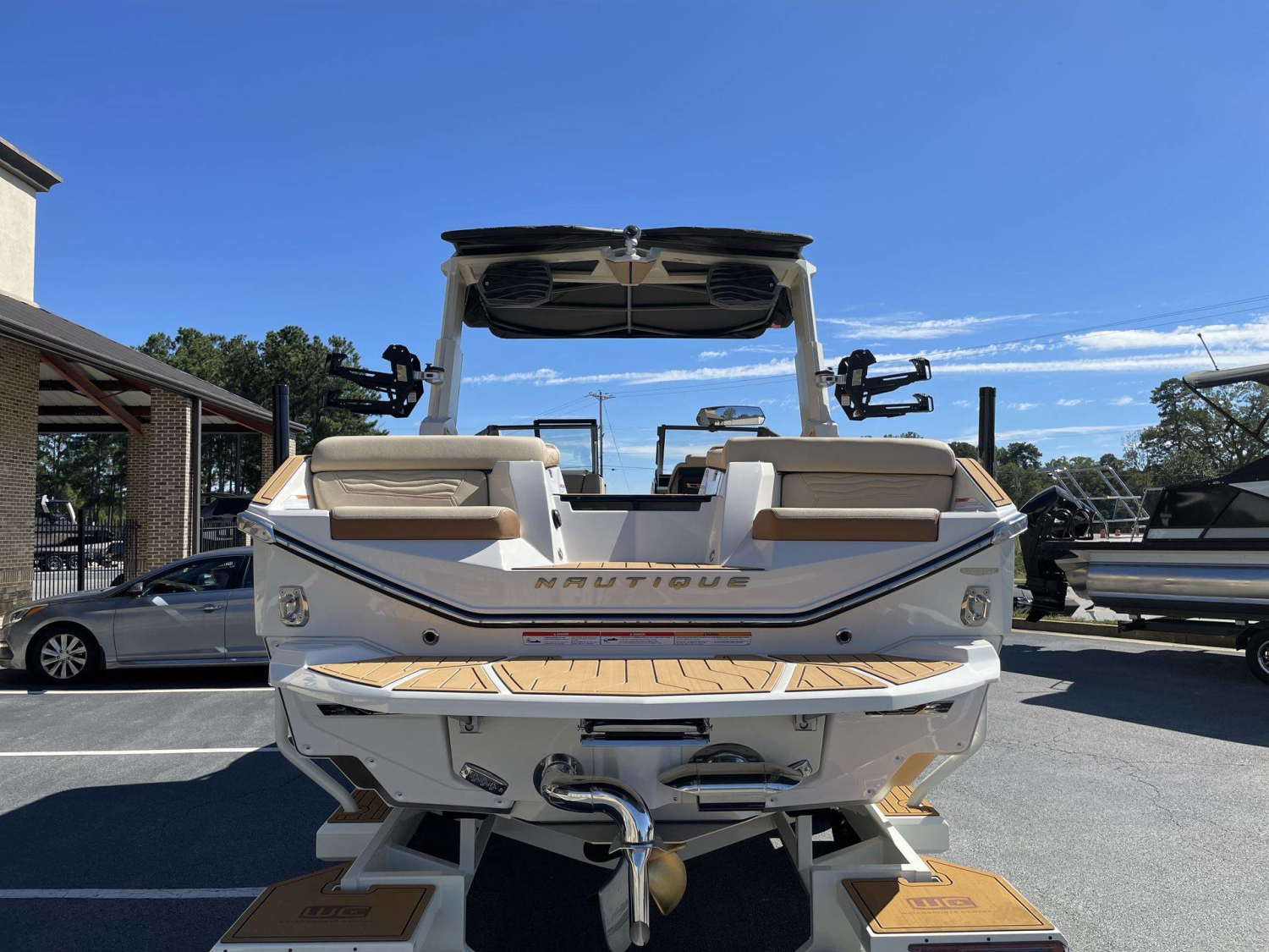 2027 Nautique G25