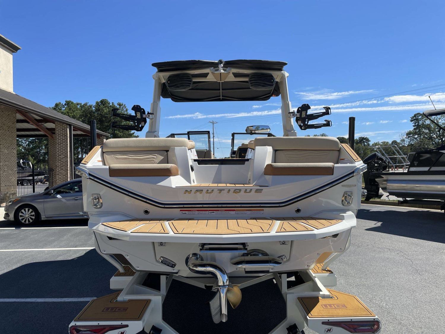 2027 Nautique G25