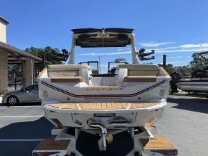 2027-nautique-g25-146843-image4