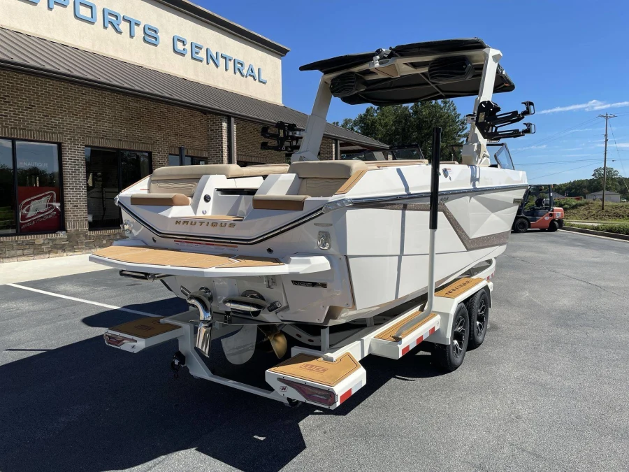 2027-nautique-g25-146843-image5