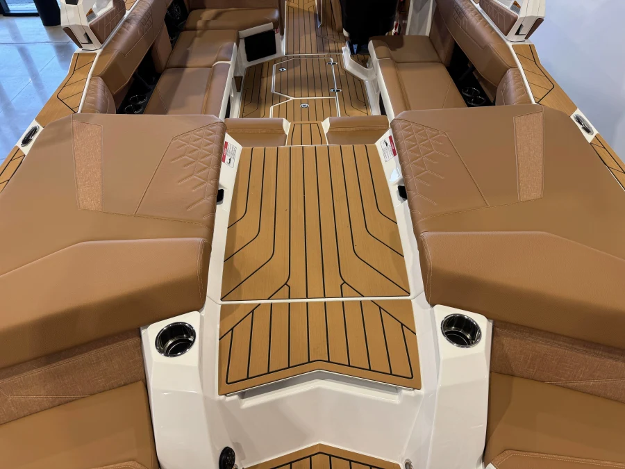 2027-nautique-s23-146855-image10