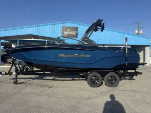 2027-mastercraft-xt22-146862-image1