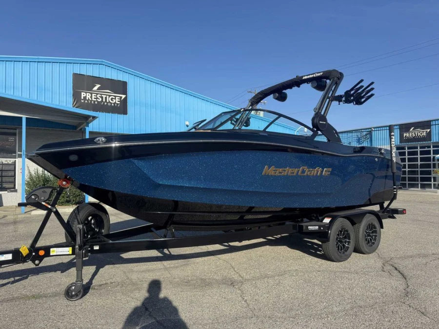 2027-mastercraft-xt22-146862-image2