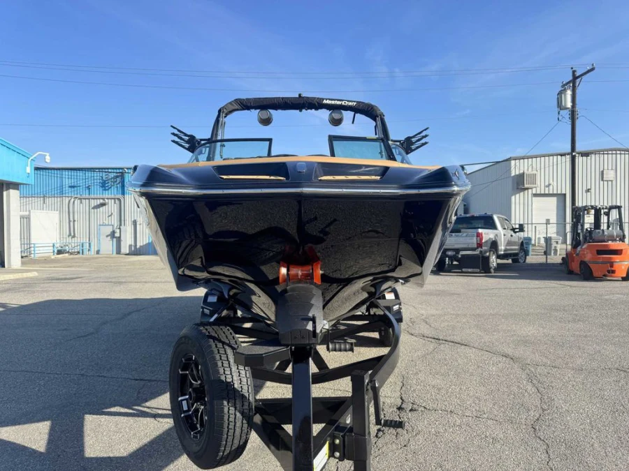 2027-mastercraft-xt22-146862-image3