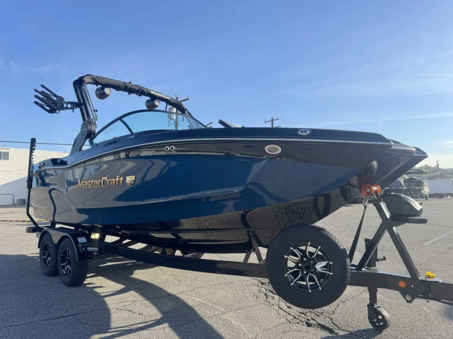 2027-mastercraft-xt22-146862-image4