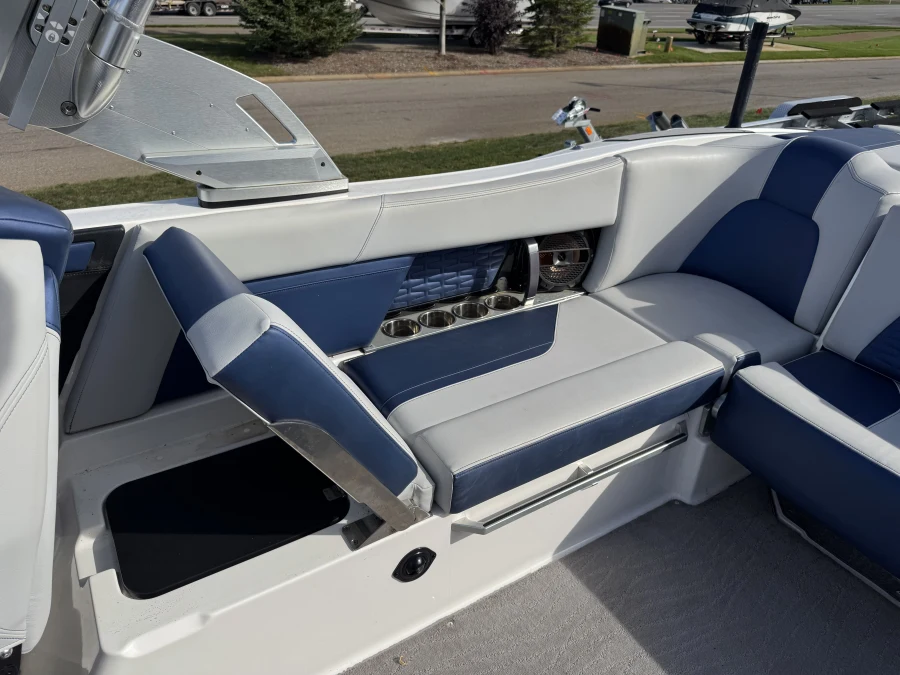2019-mastercraft-x24-146865-image15