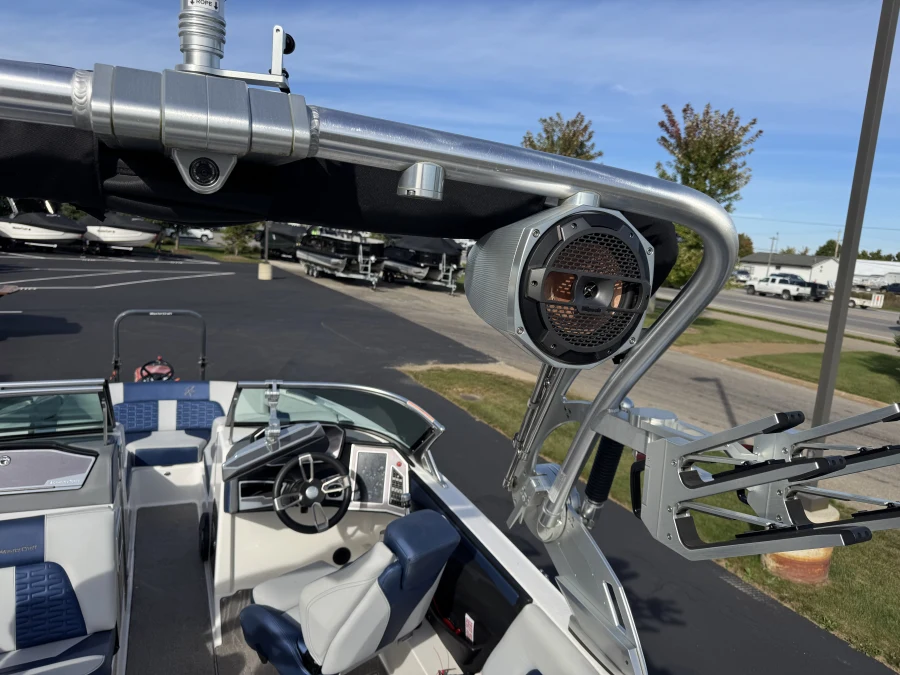 2019-mastercraft-x24-146865-image17