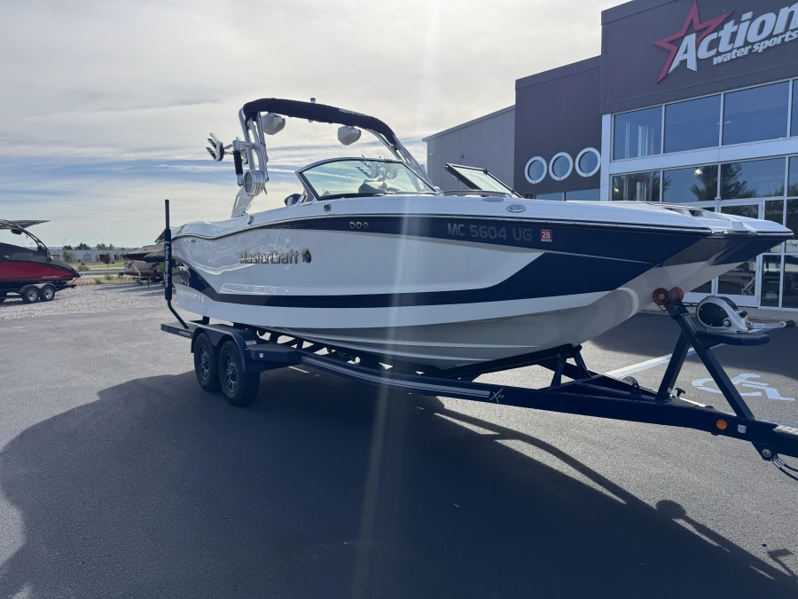 2019-mastercraft-x24-146865-image2