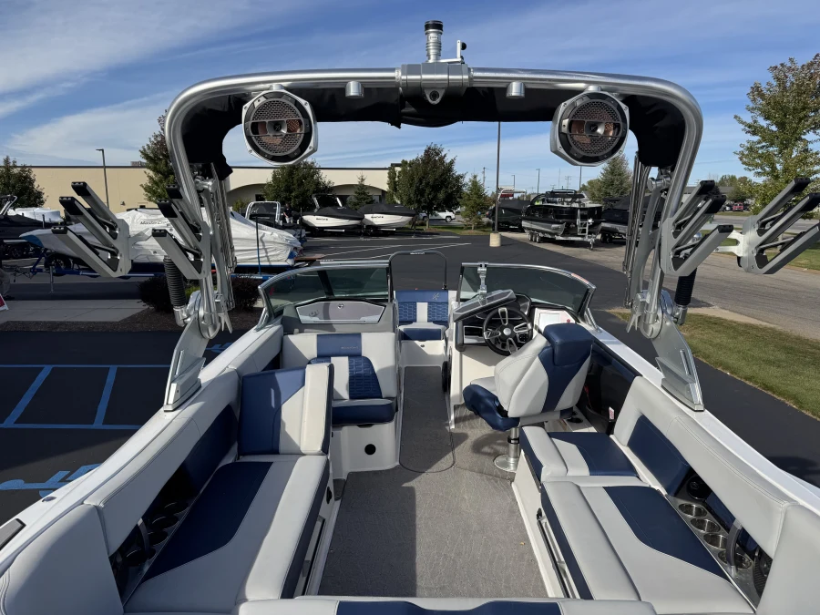 2019-mastercraft-x24-146865-image6