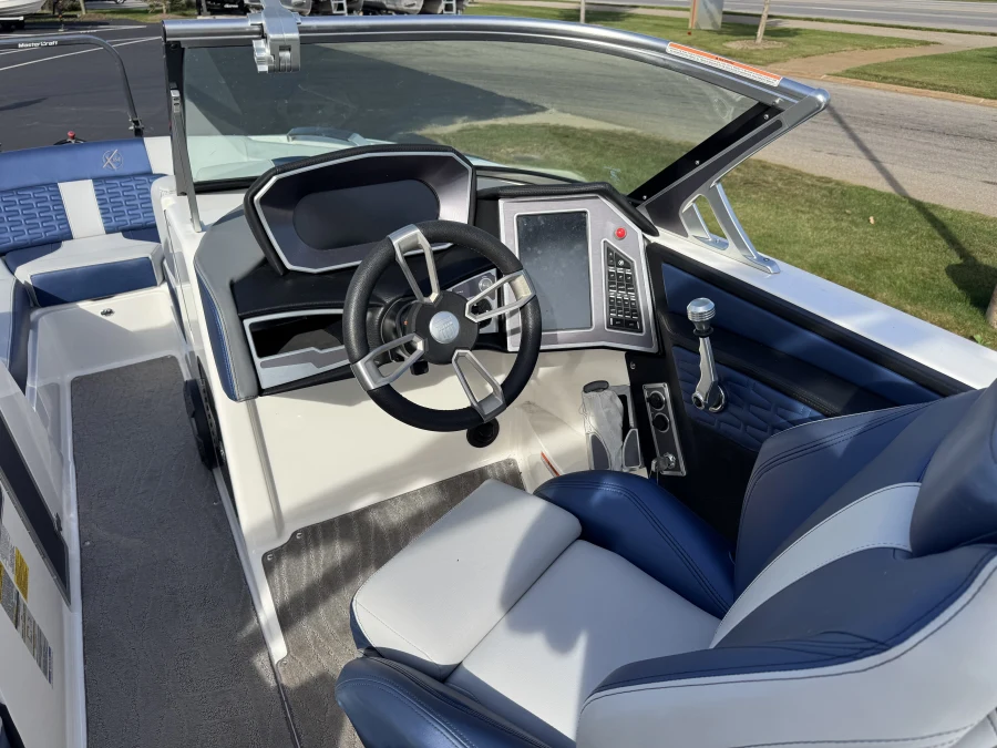 2019-mastercraft-x24-146865-image7