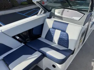 2019-mastercraft-x24-146865-image8