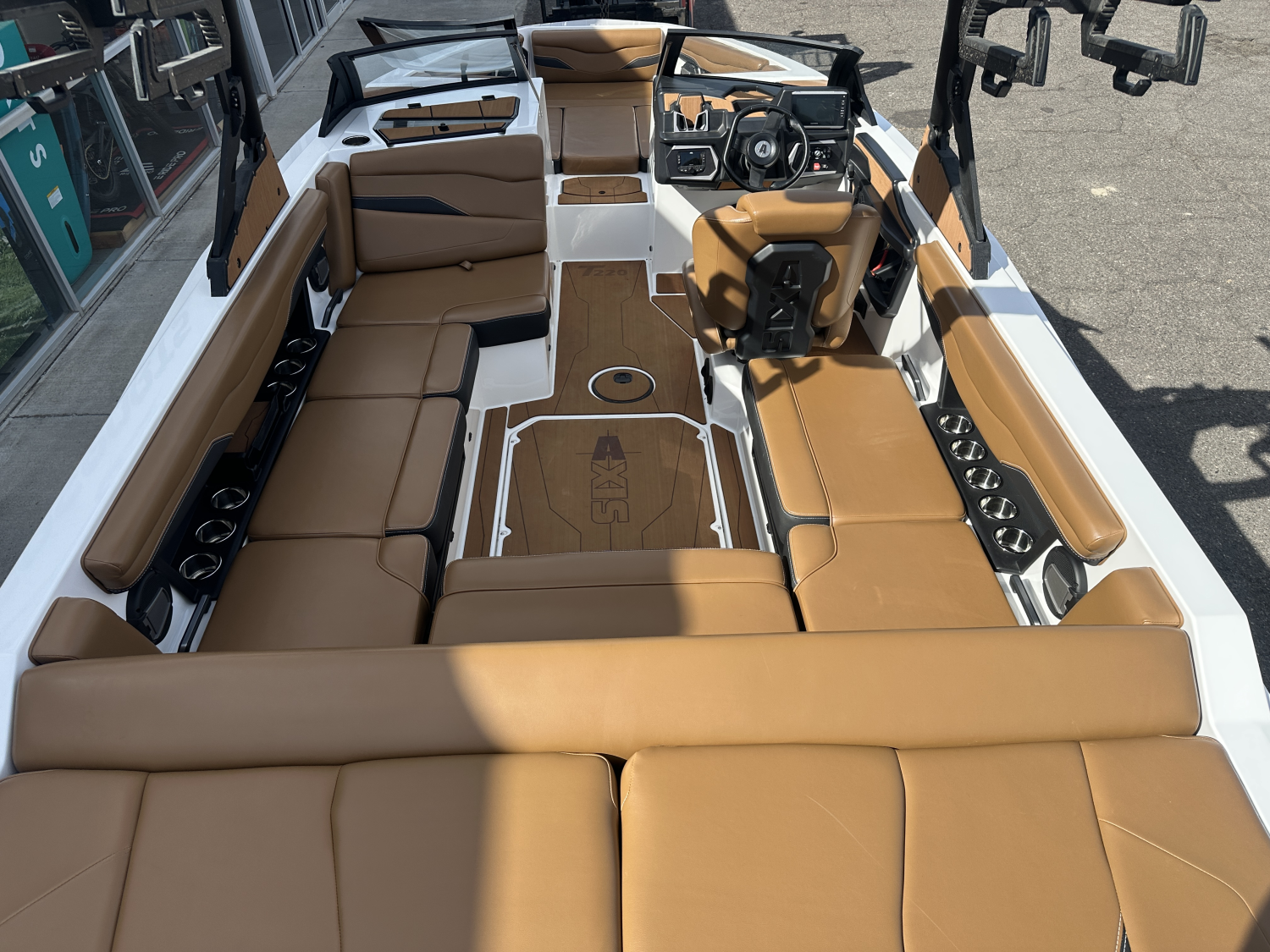 2025 Axis T220