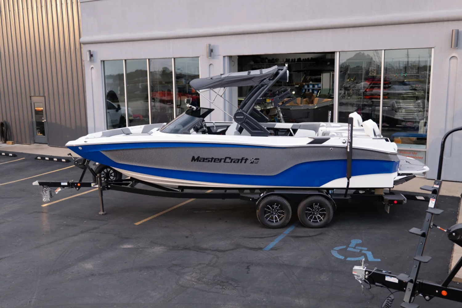 2024 MASTERCRAFT XT24 FULLY LOADED 1 OWNER 