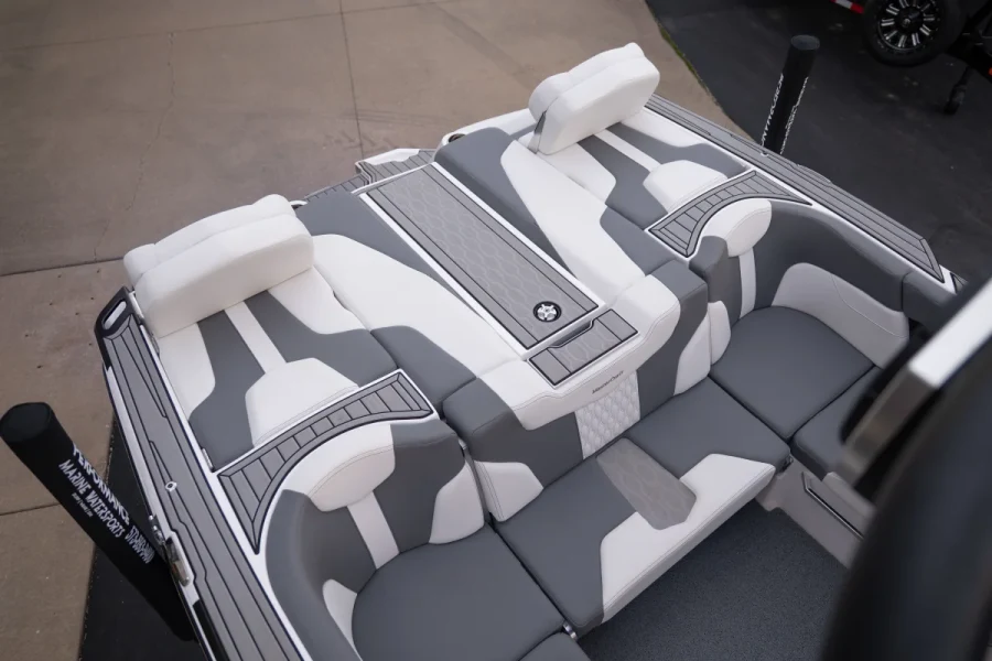 2024-mastercraft-xt24-146875-image13.webp