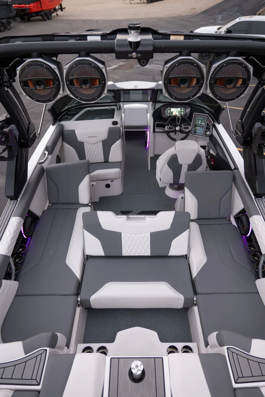 2024-mastercraft-xt24-146875-image16.webp