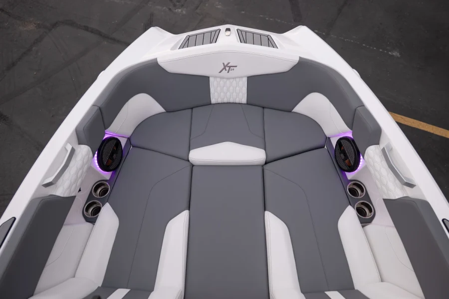 2024-mastercraft-xt24-146875-image17.webp