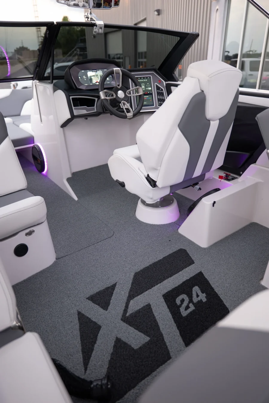 2024-mastercraft-xt24-146875-image18.webp