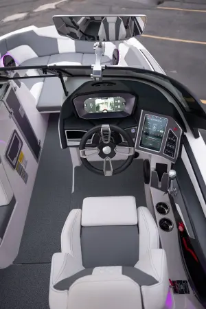 2024-mastercraft-xt24-146875-image19.webp