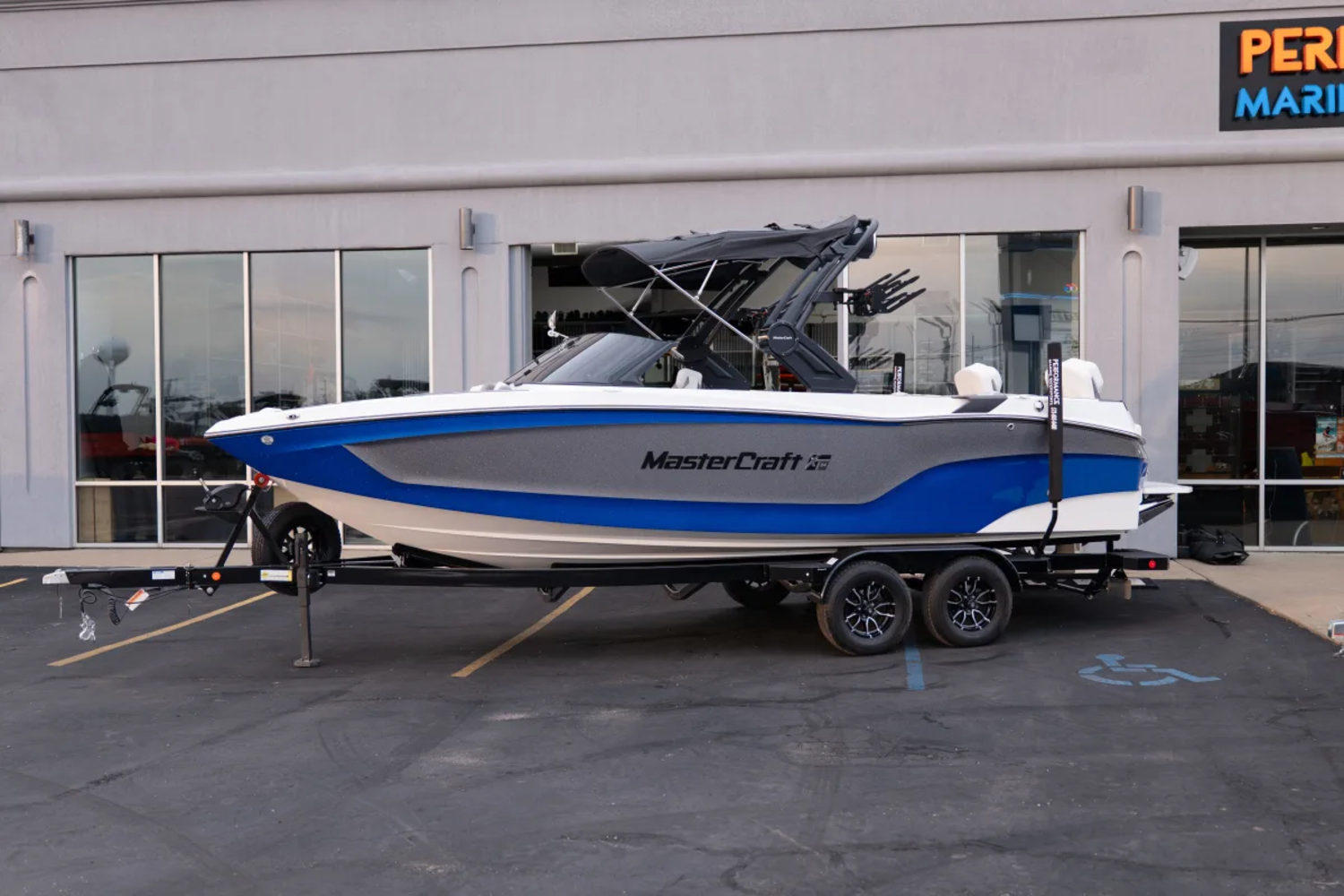 2024 MASTERCRAFT XT24 FULLY LOADED 1 OWNER 