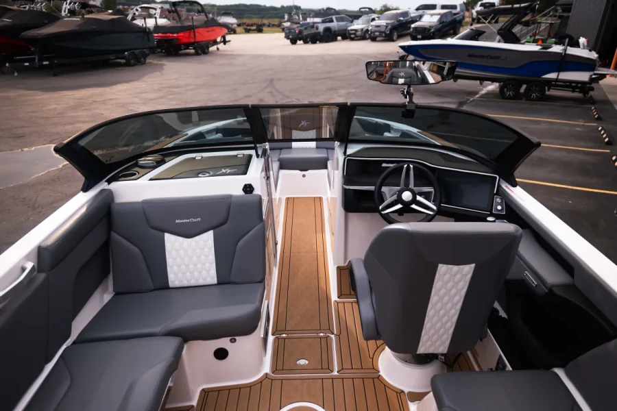 2026-mastercraft-xt24-146876-image12.webp